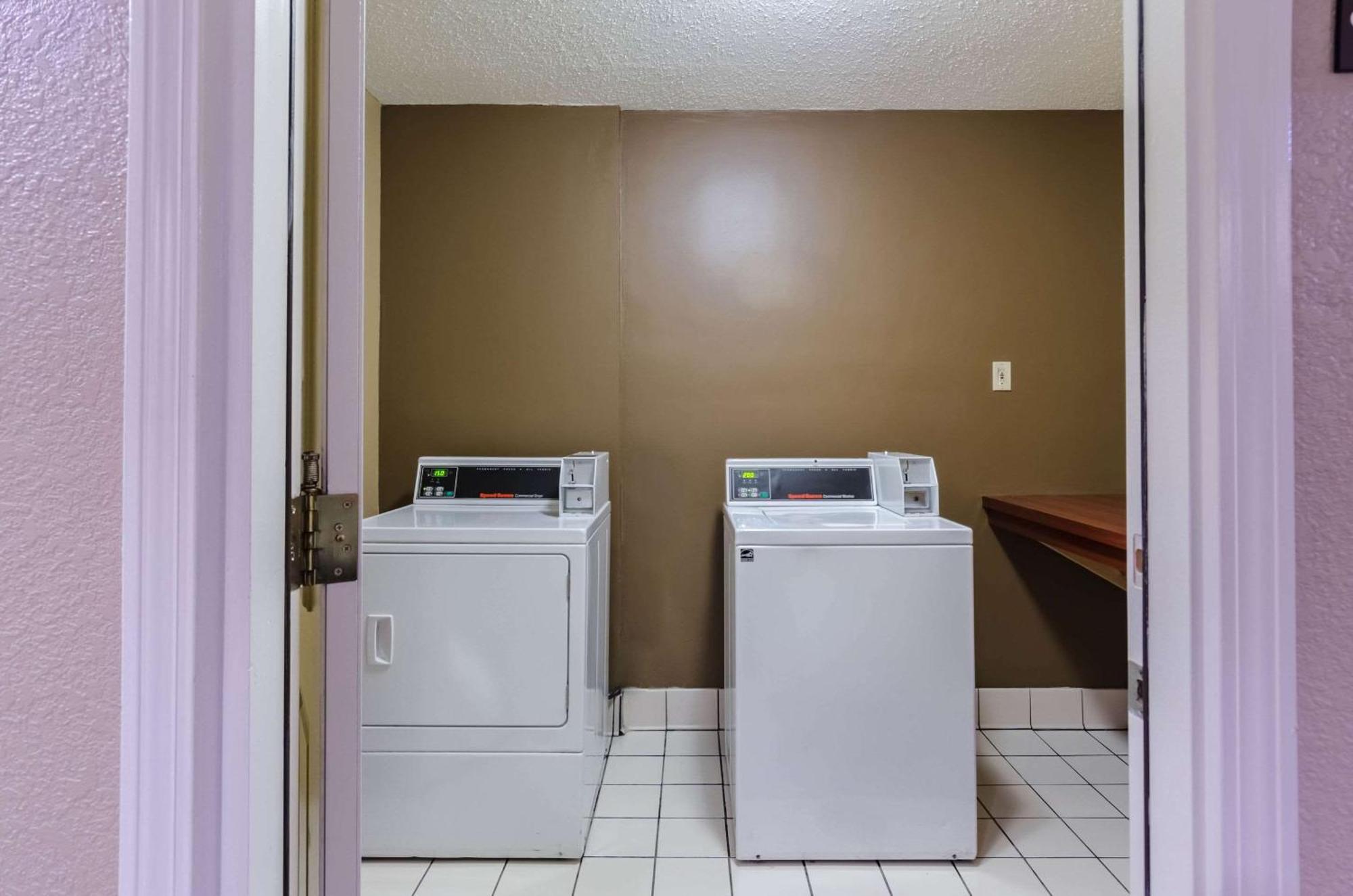 コンフォート イン ランドルフ ボストン ランドルフ エクステリア 写真